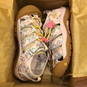 KEEN Newport H2 youth sandals NWT tags